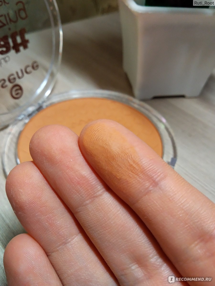 Бронзирующая пудра Essence Sun club matt bronzing powder Оттенок 02