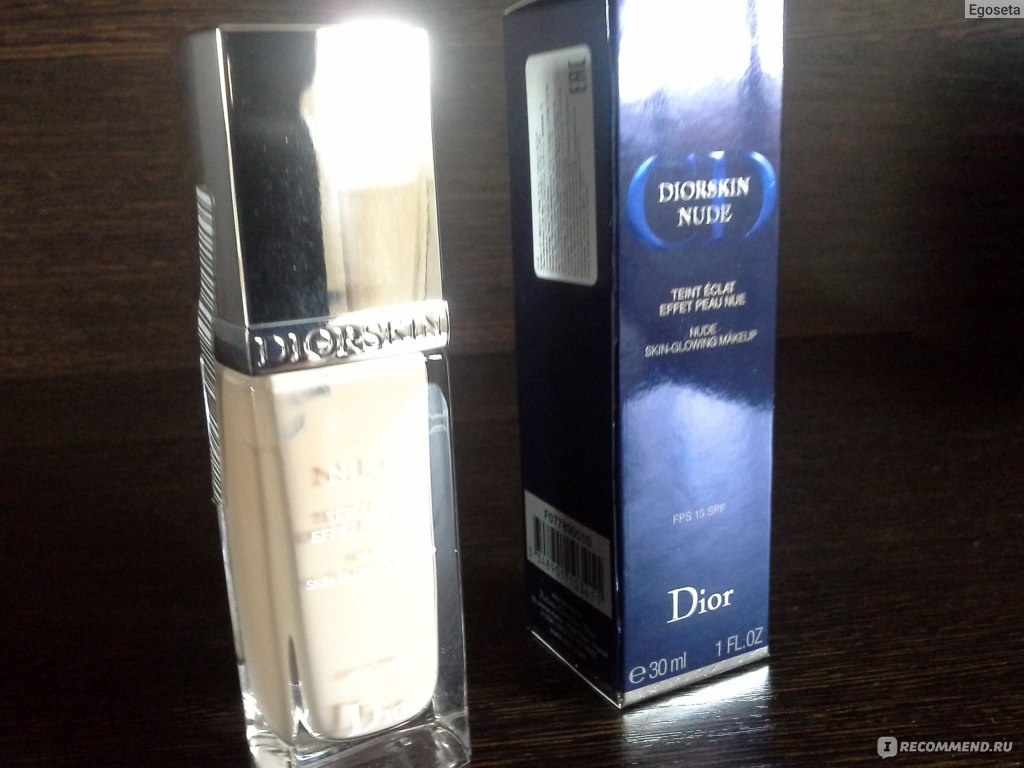 Тональный крем Dior Diorskin Nude Natural Glow Hydrating Makeup Для