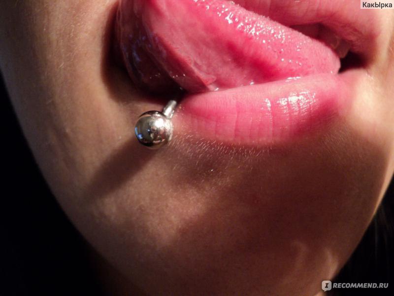 Африканец кончает в рот девушке с пирсингом в языке после анального секса