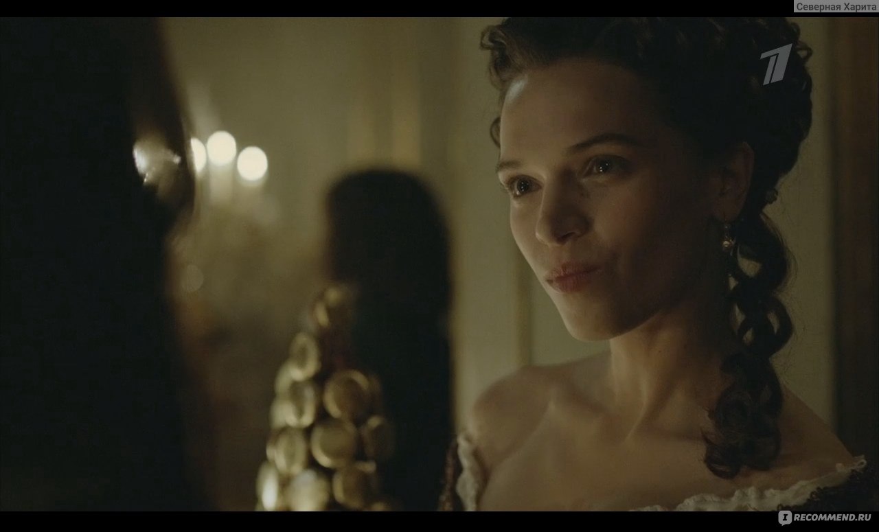 Anna brewster maddison jaizani versailles s01e image