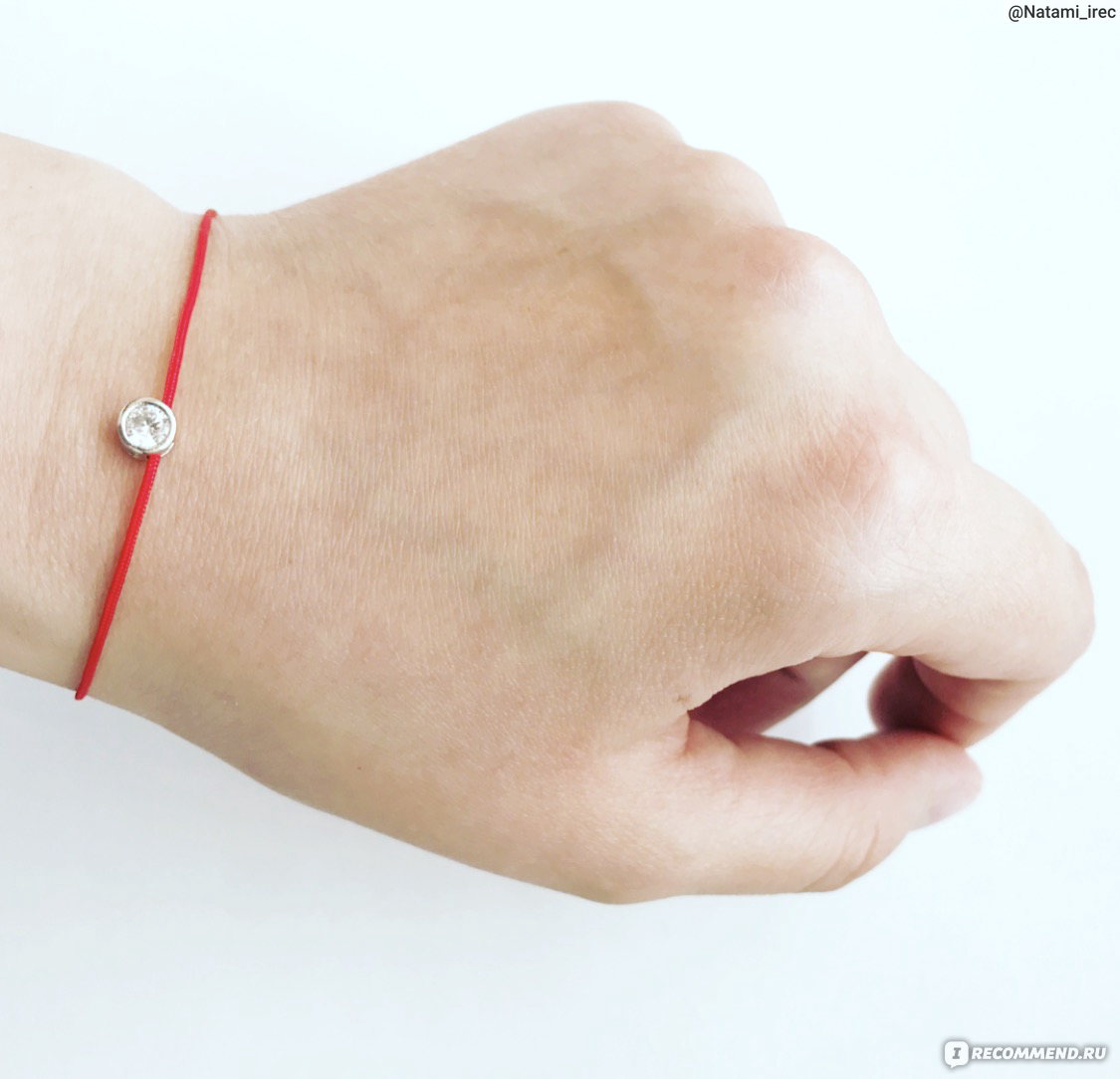 Красная нить: на какой руке нужно носить для защиты