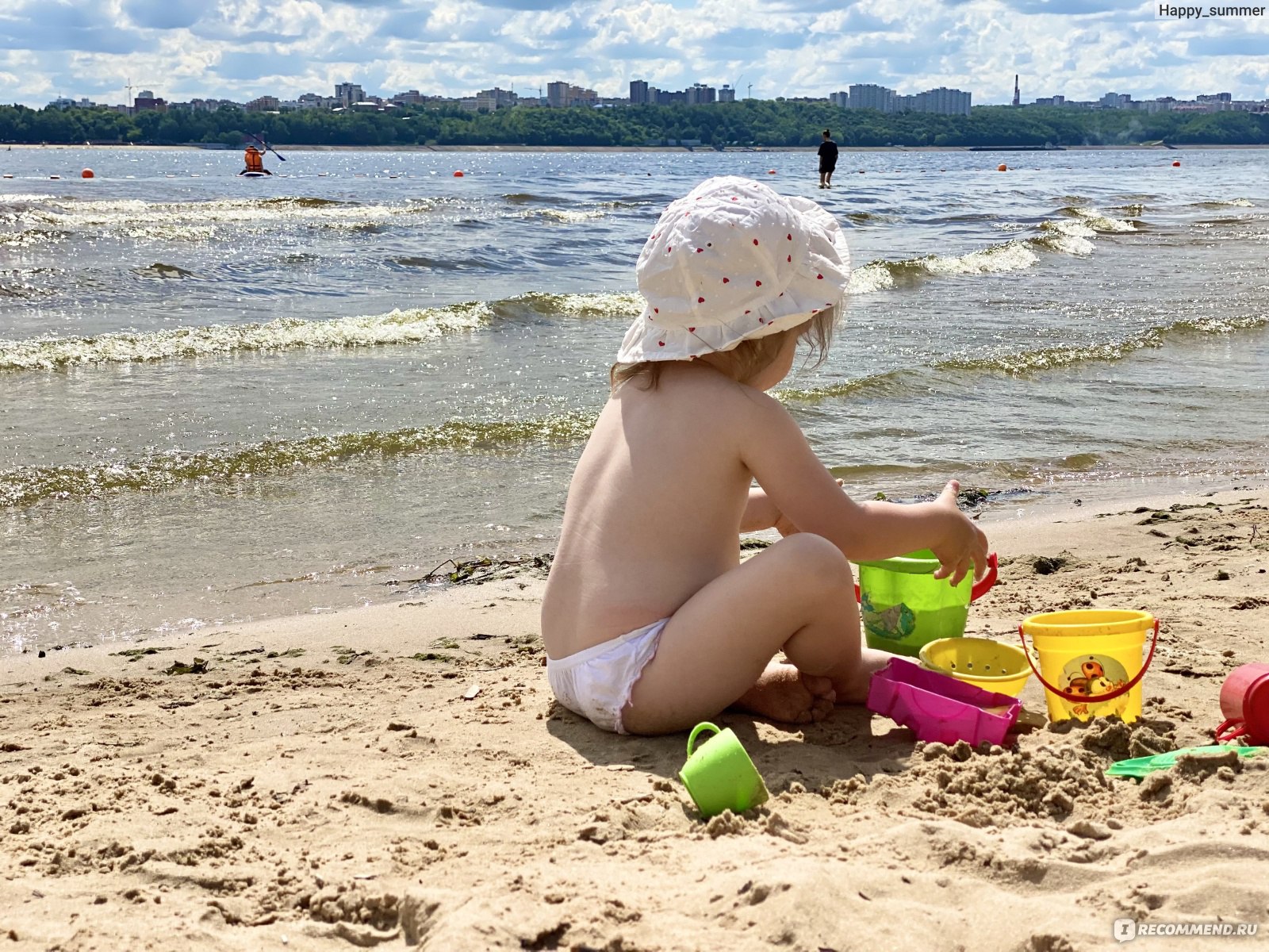 Левобережный пляж, Чебоксары - «Отличный пляж на левом берегу Волги в  Чебоксарах: прозрачная вода, шикарный песок и развитая инфраструктура.» |  отзывы