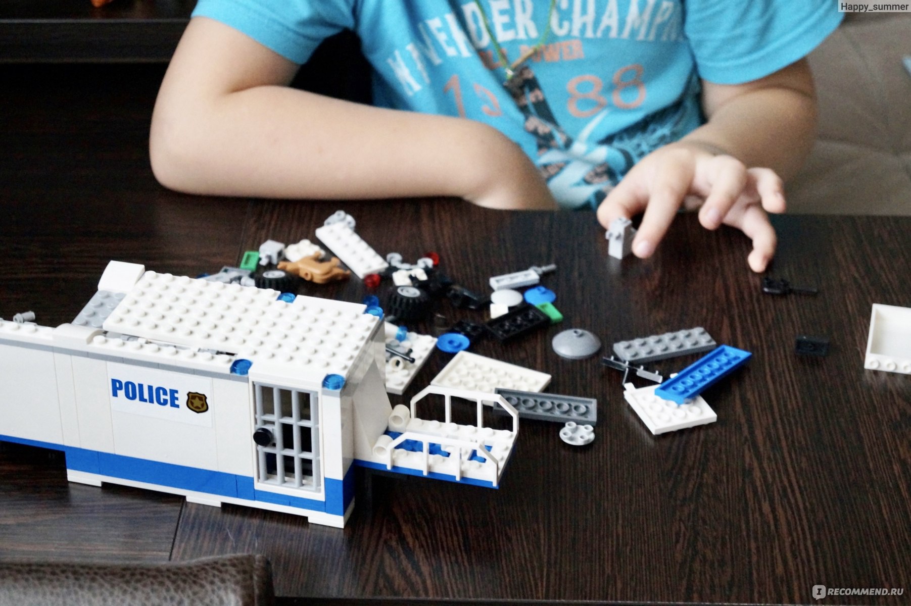 Конструктор для взрослых: мебель из гигантских кирпичиков типа LEGO (16 фото)