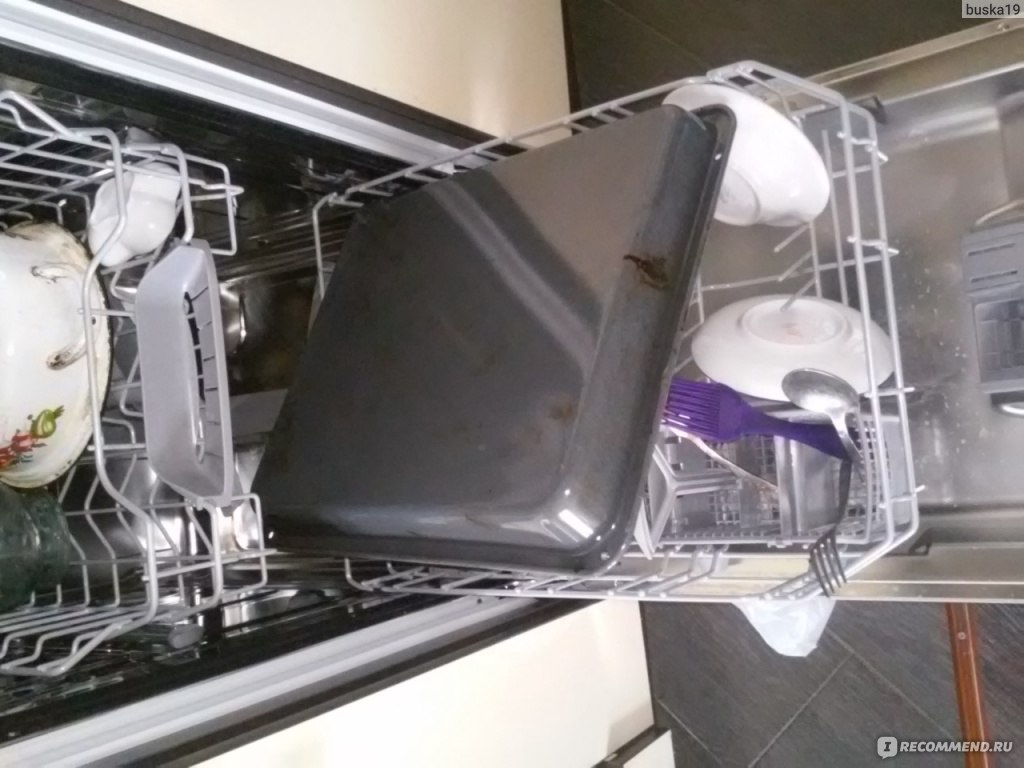 Можно мыть сковороду в посудомойке. Мойка противней в посудомоечной машине Bosch. Противень в посудомойке. Противень в посудомоечной машине 45 см. Насадка для противня посудомойка.