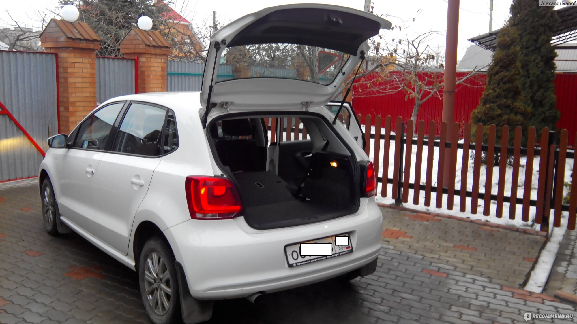 Фольксваген поло хэтчбек 2011 года. Volkswagen Polo хэтчбек багажник. Volkswagen Polo хэтчбек 2011. Volkswagen Polo Hatchback 2011. VW Poli багажник Хэтчбэк.