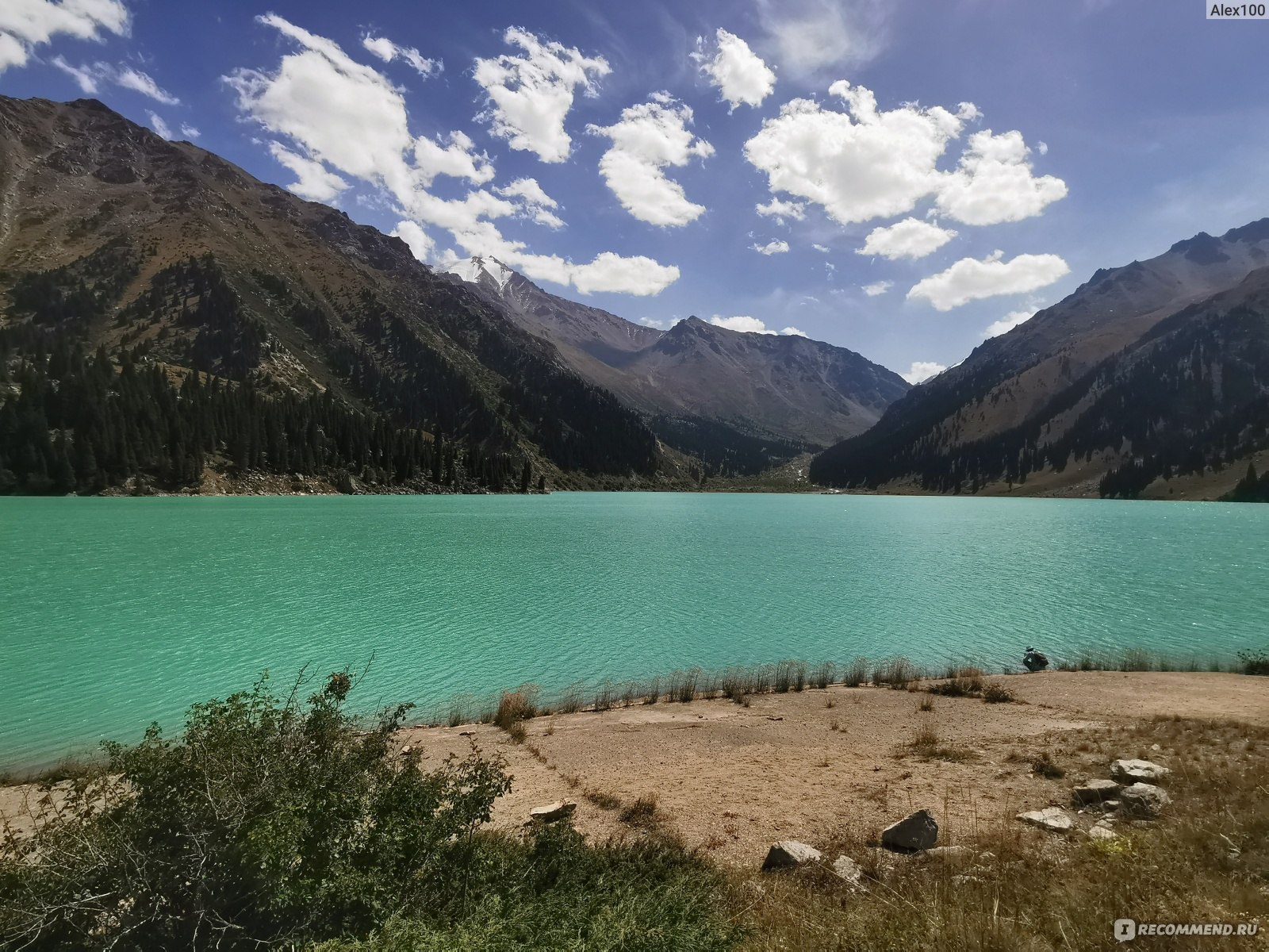 Лазурное озеро Швейцария