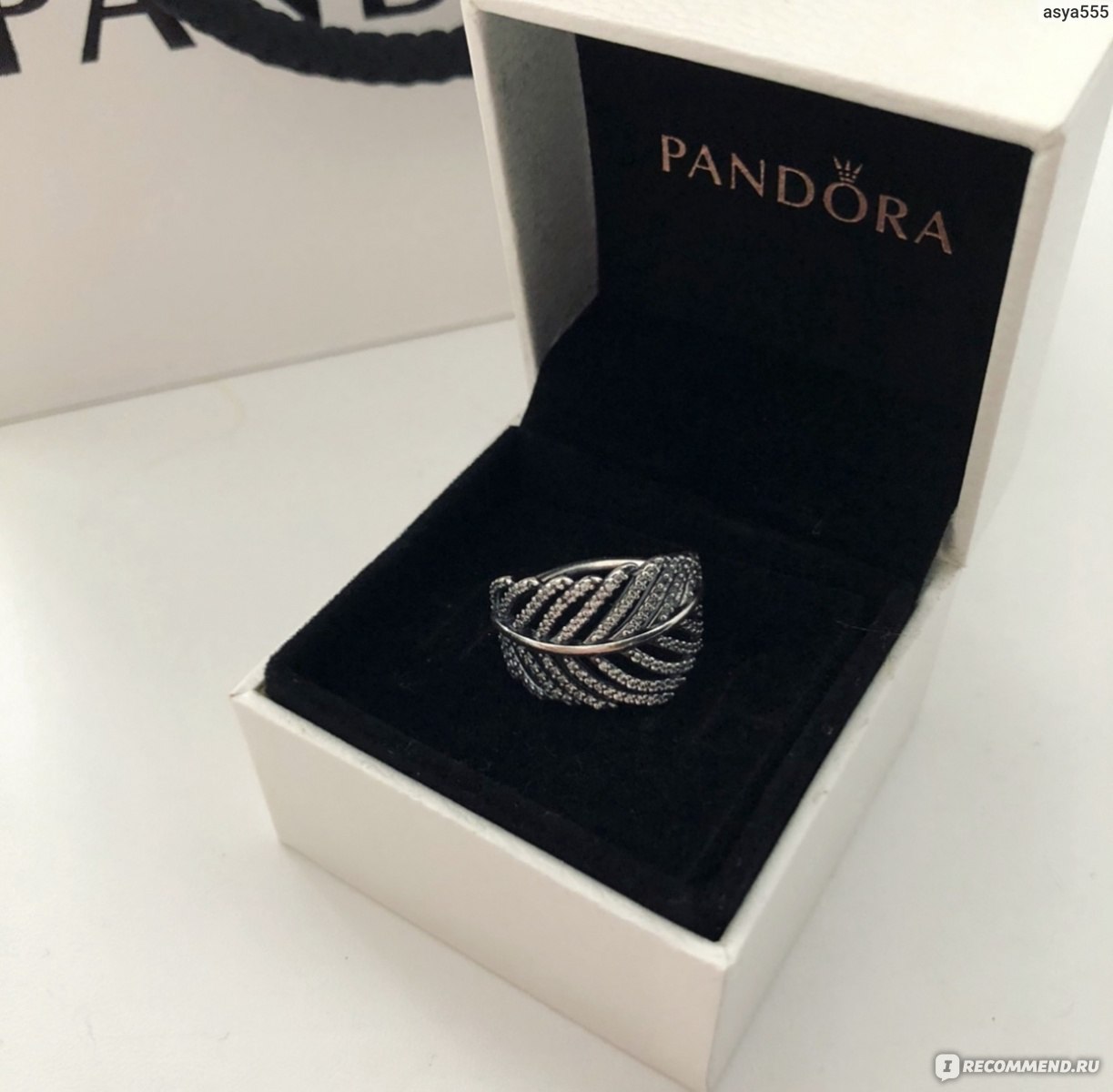 Кольцо Pandora Feather Ring (Пёрышко) из серебра с кубическим цирконием  №190886CZ - «Неординарное кольцо в виде сияющего воздушного пёрышка -  украшение для истинных ценительниц прекрасного?» | отзывы