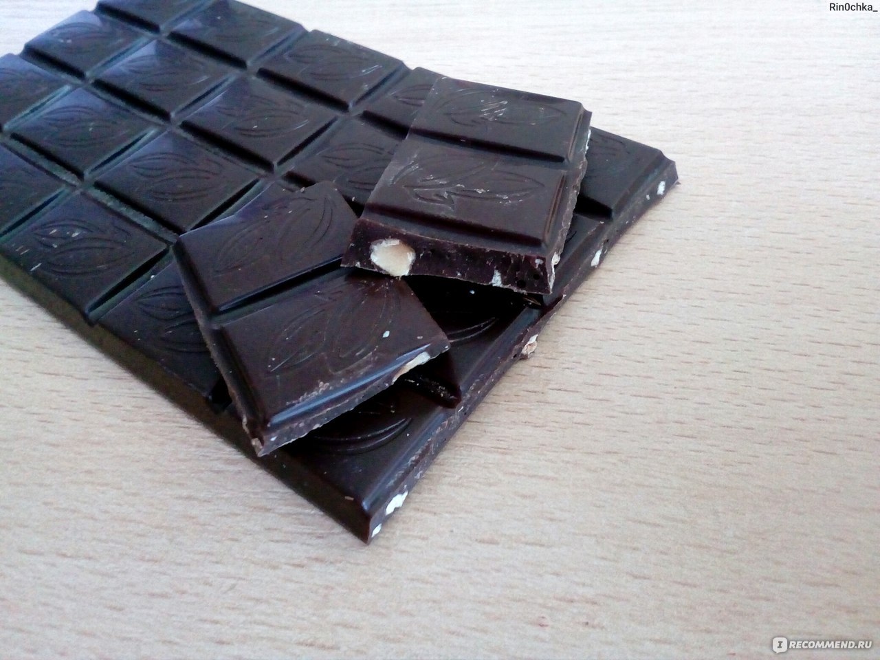 Шоколад Nestle Темный, с фундуком и печеньем фото