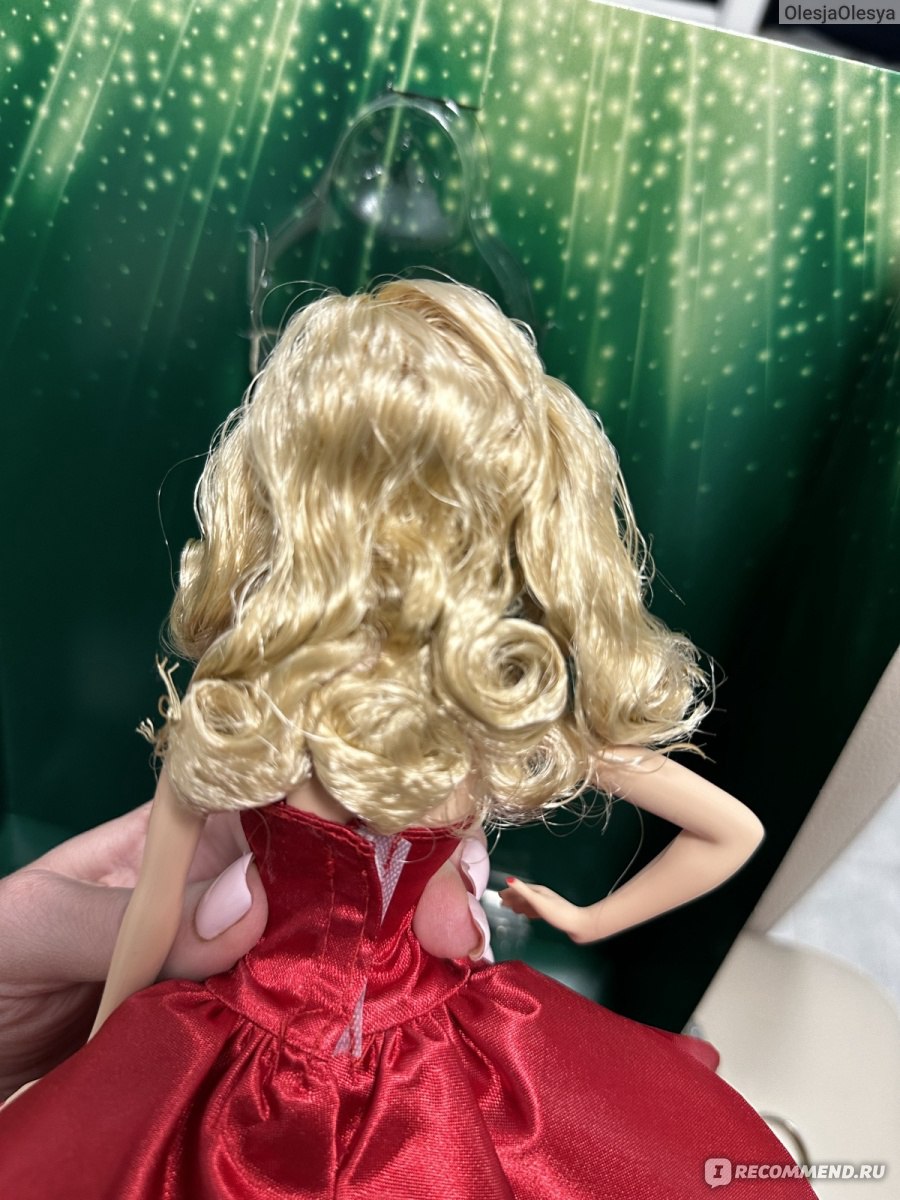 Mattel Кукла Barbie Holiday 2022 - «Правда, ли что современные Барби хуже  чем куклы 90х. Полный обзор оригинальной коллекционной Барби 2022 года.  Раздеваю и мою волосы)))» | отзывы