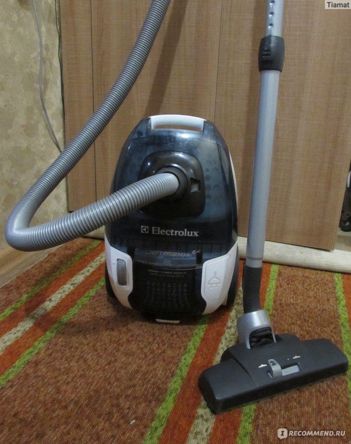 Мешковый пылесос Electrolux ZJM 6820 JetMaxx - «Надежный помощник в ...