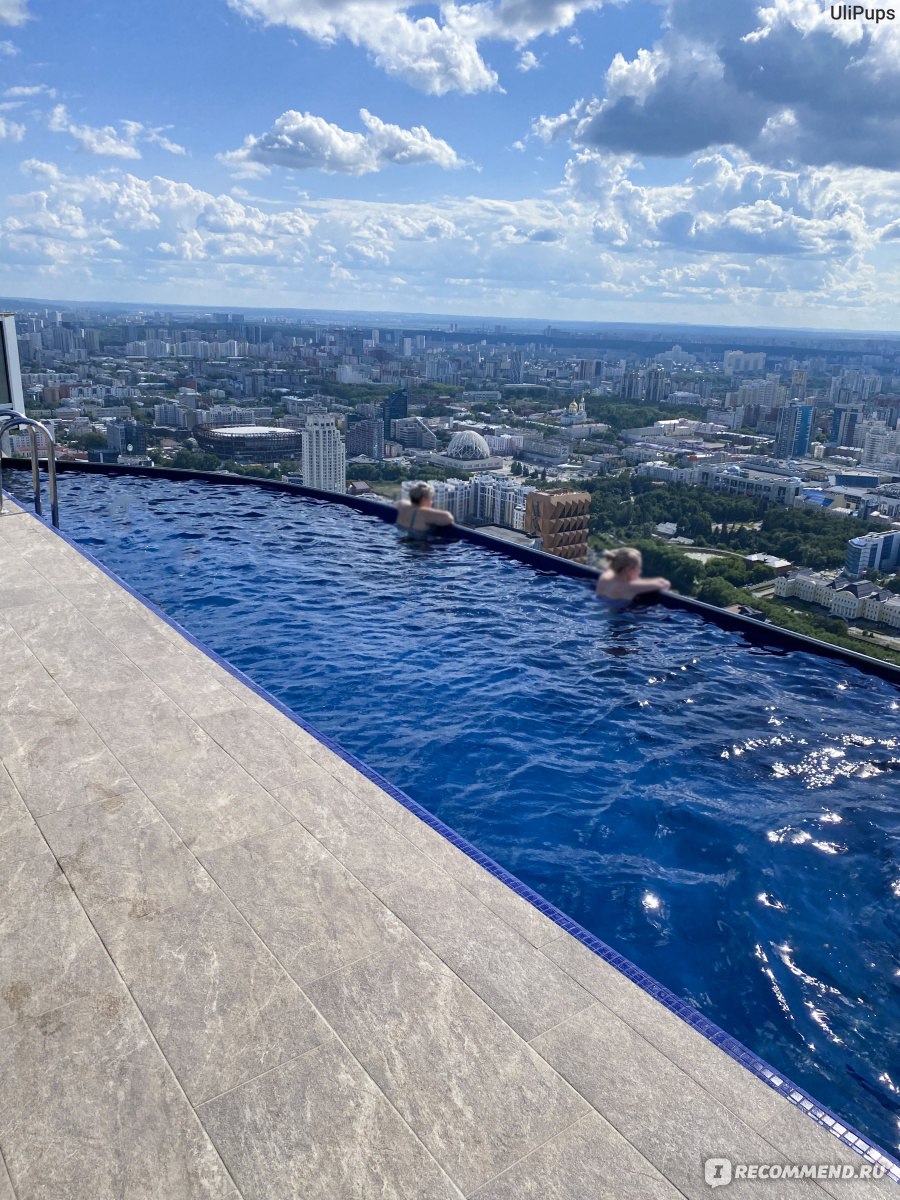 Бассейн на крыше SKY Infinity Pool, БЦ Высоцкий, Екатеринбург - «Панорамный  бассейн в тишине и для красивых фото. Sky infinity pool не впечатлил,  говорю почему. Честные минусы и плюсы.» | отзывы