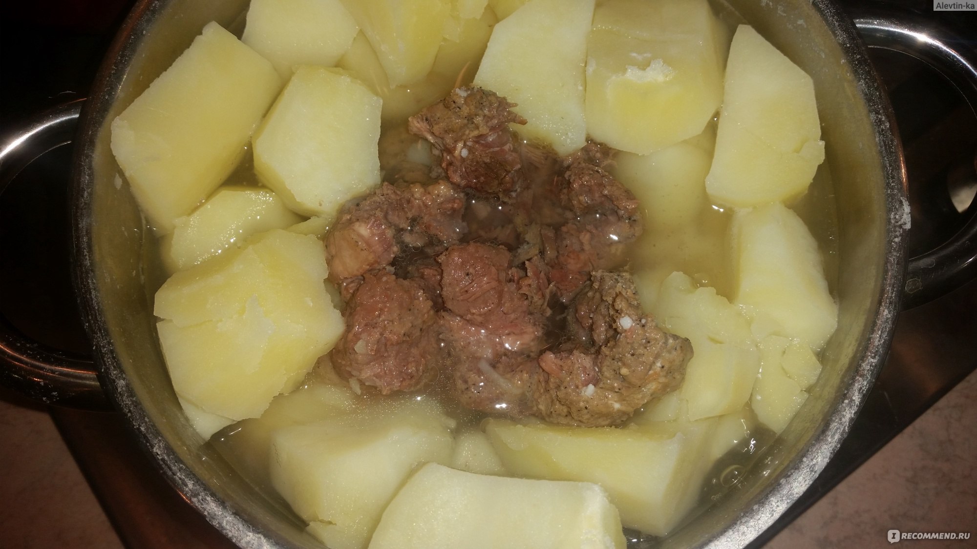 Картофель тушеный с тушенкой в кастрюле рецепт фото