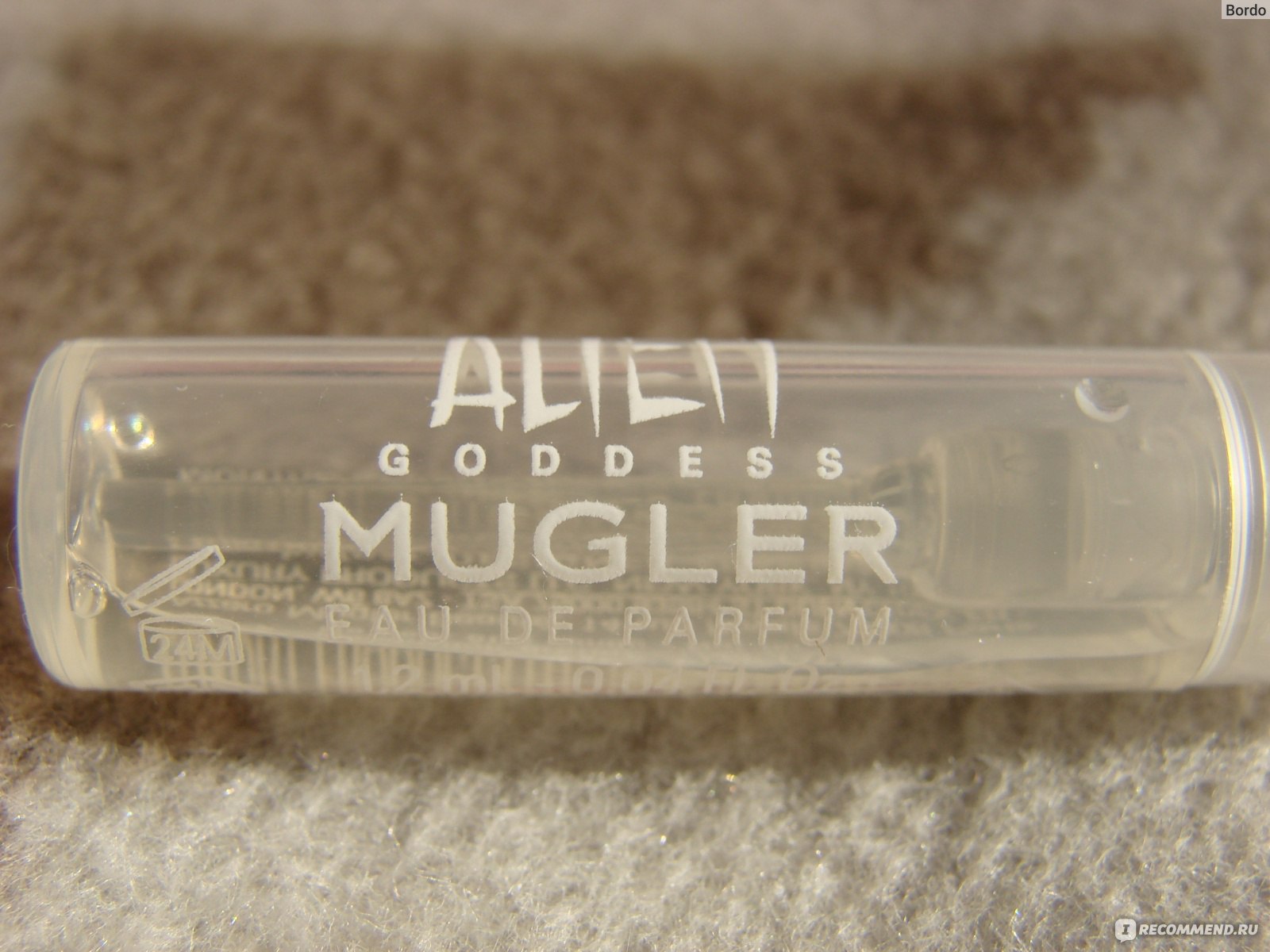 Парфюмерная вода Mugler Alien Goddess: название аромата на атомайзере-пробнике
