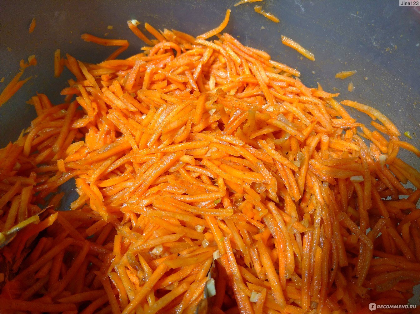 Шаг 1. Чистим и трём морковь
