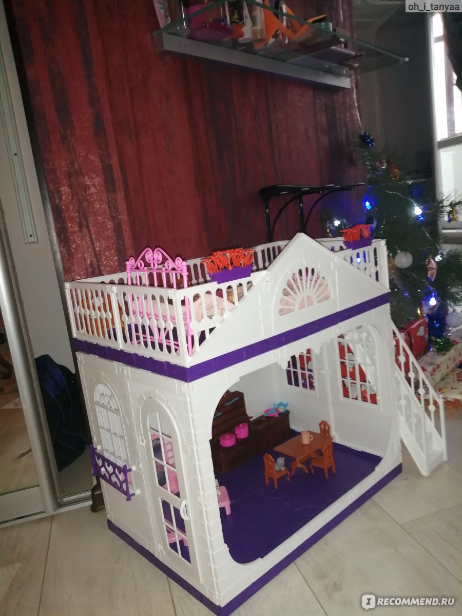 Мебель для Барби и ее кукольного домика.