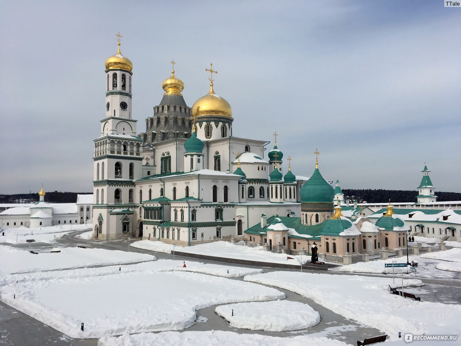 Зимой Воскресенский собор Новоиерусалимского монастыря