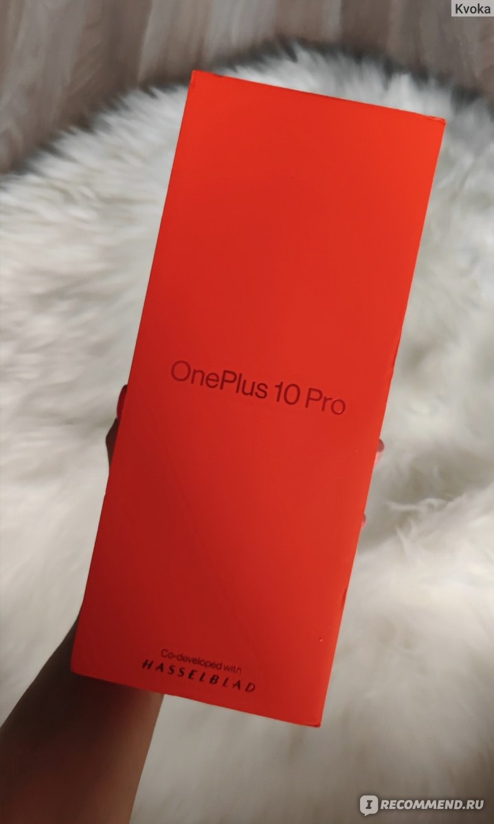 Мобильный телефон OnePlus 10 pro фото
