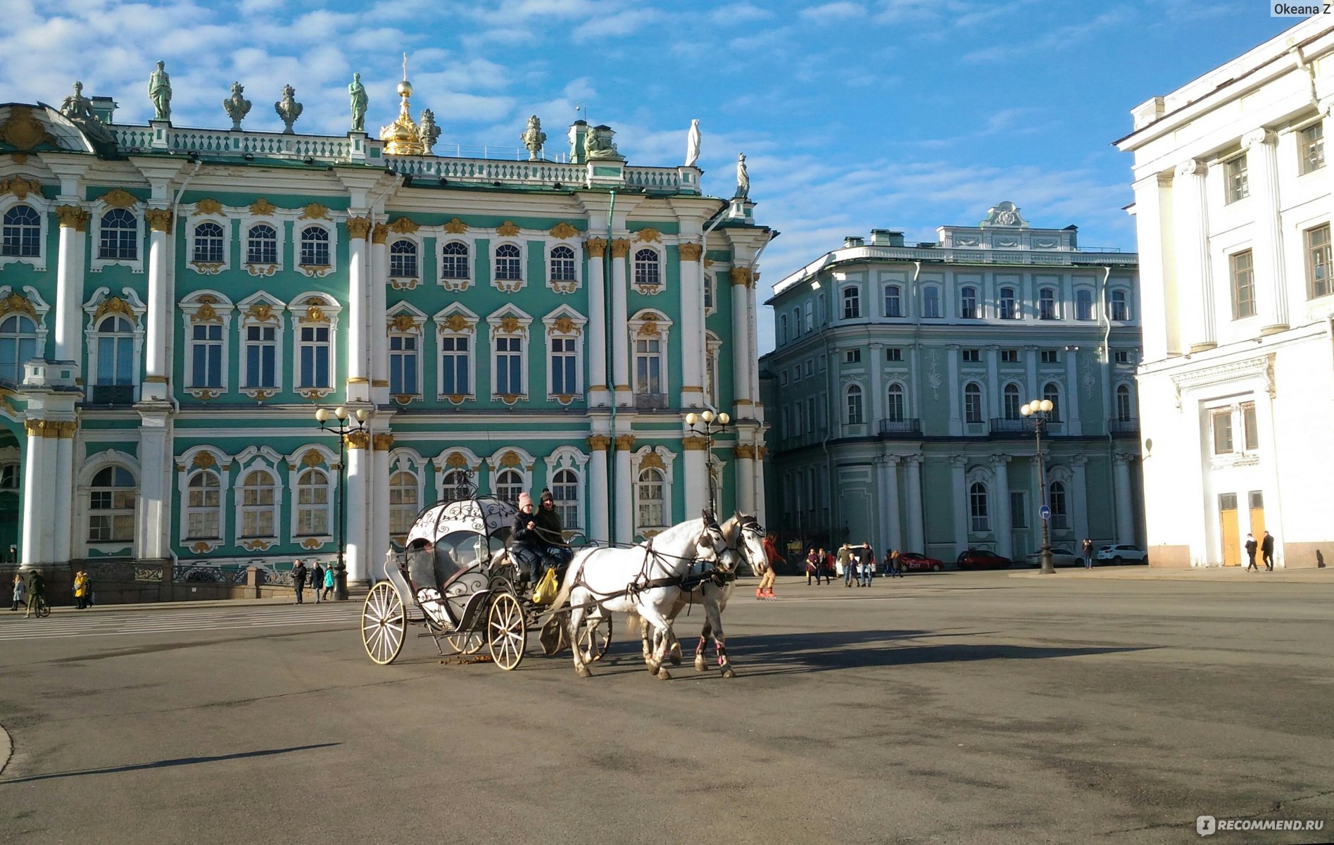 Дворцовая площадь в Санкт Петербурге кони