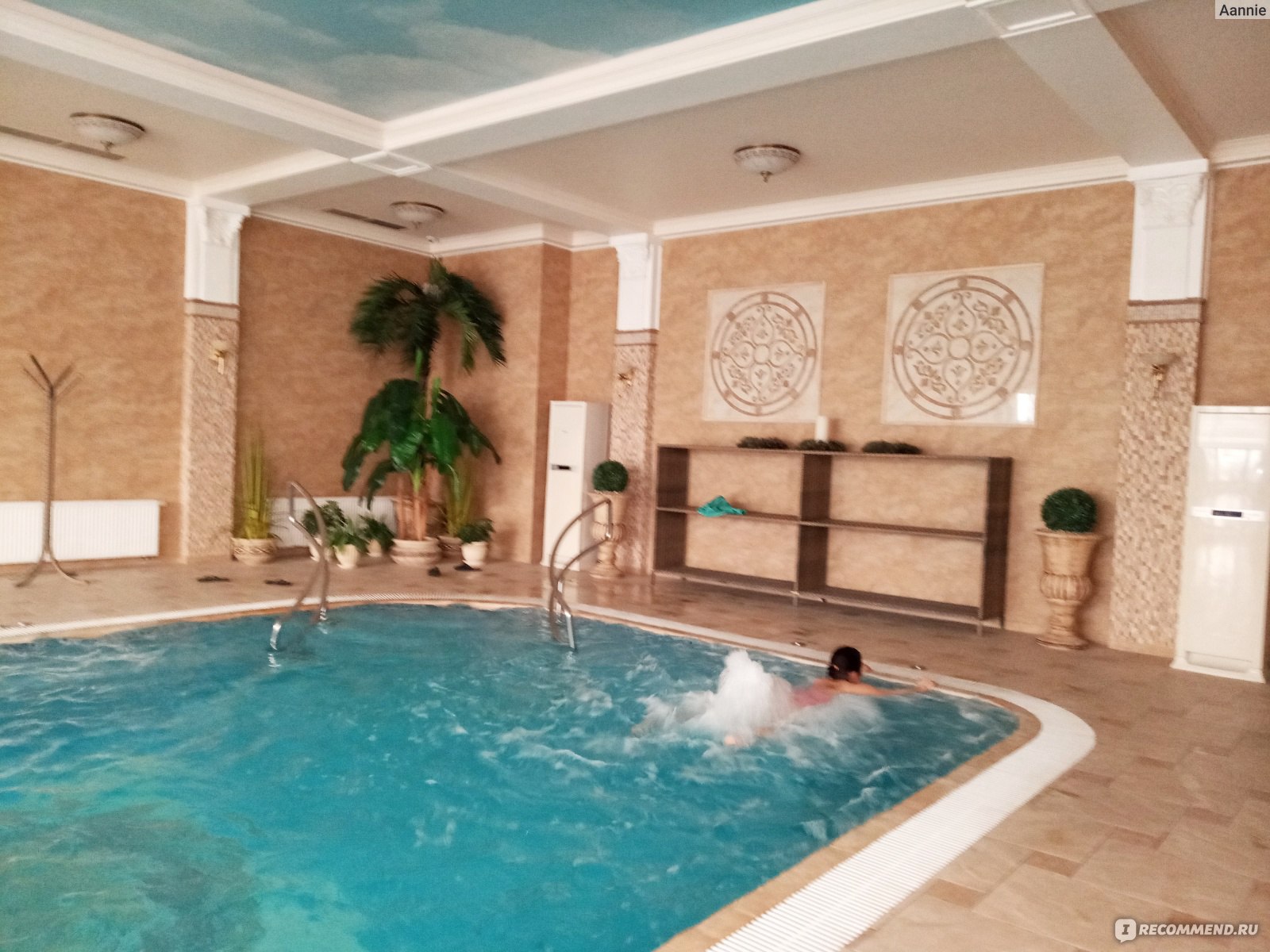 Спа салон гомель. Бассейн,сауна Гомель. VV Spa Гомель. Гомель замковый бассейн отель. Замок в Гомеле спа салон.