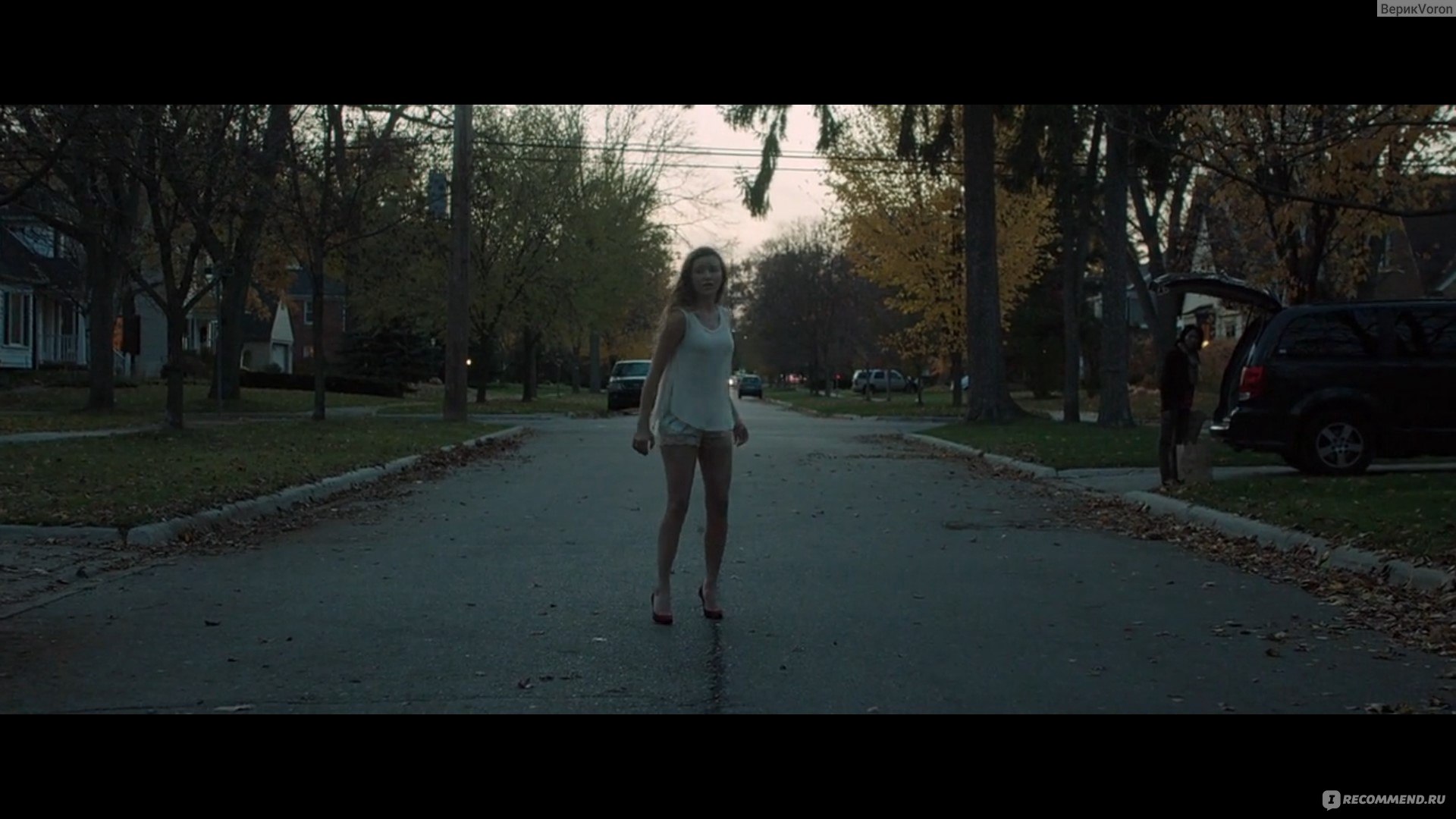 Оно/ It Follows (2014, фильм) - «Оно другого формата. Ничего общего в  Пеннививзом кроме ужаса» | отзывы