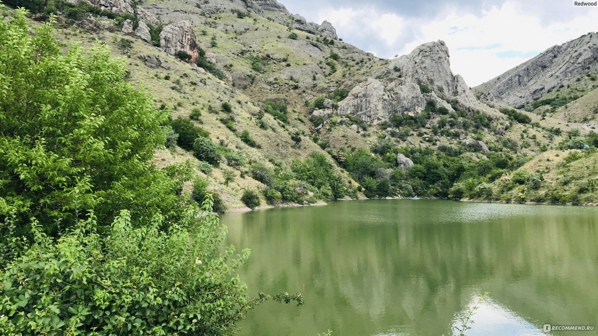 Озеро Панагия в Крыму летом