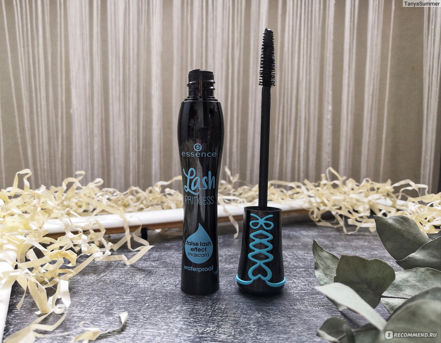 Тушь lash princess. Essence тушь для ресниц Lash Princess false Lash Effect Mascara. Essence Lash Princess Waterproof. Farres 6025-1 тушь для ресниц "Lash Princess" (*3*720). Тушь Эссенс щеточки принцесс.