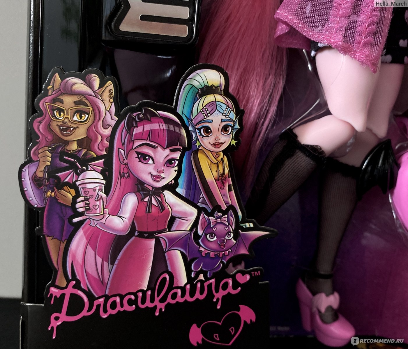 MONSTER HIGH Кукла Draculaura With Pet Bat, Pink And Black Hair (G3 2022) -  «Монстряшка-милашка Дракулаура из новой волны 🦇 Подробный отзыв, много  фото, сравнение с первой волной и подвижность👉🏻» | отзывы