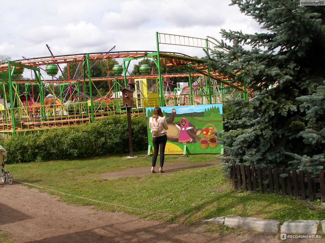 Парк бабушкина сайт. Парк имени Бабушкина СПБ. Парк имени Бабушкина в Санкт-Петербурге горка. Парк имени Бабушкина аттракционы. Парк Ломоносовская Бабушкин.