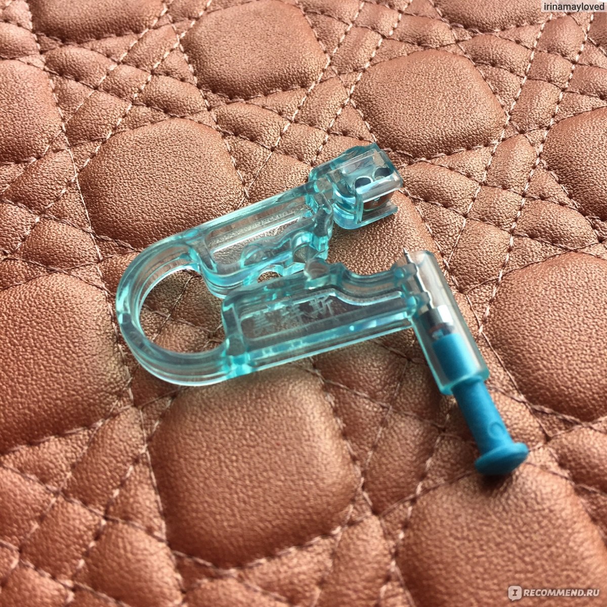 Пистолет одноразовый для прокола ушей Aliexpress New arrive: New Healthy  Safety Asepsis Disposable Unit Ear Studs Piercing Gun Piercer Tool  wholesale - «Быстро, безболезненно, недорого! Помог сэкономить 1000 рублей!  +ФОТО» | отзывы