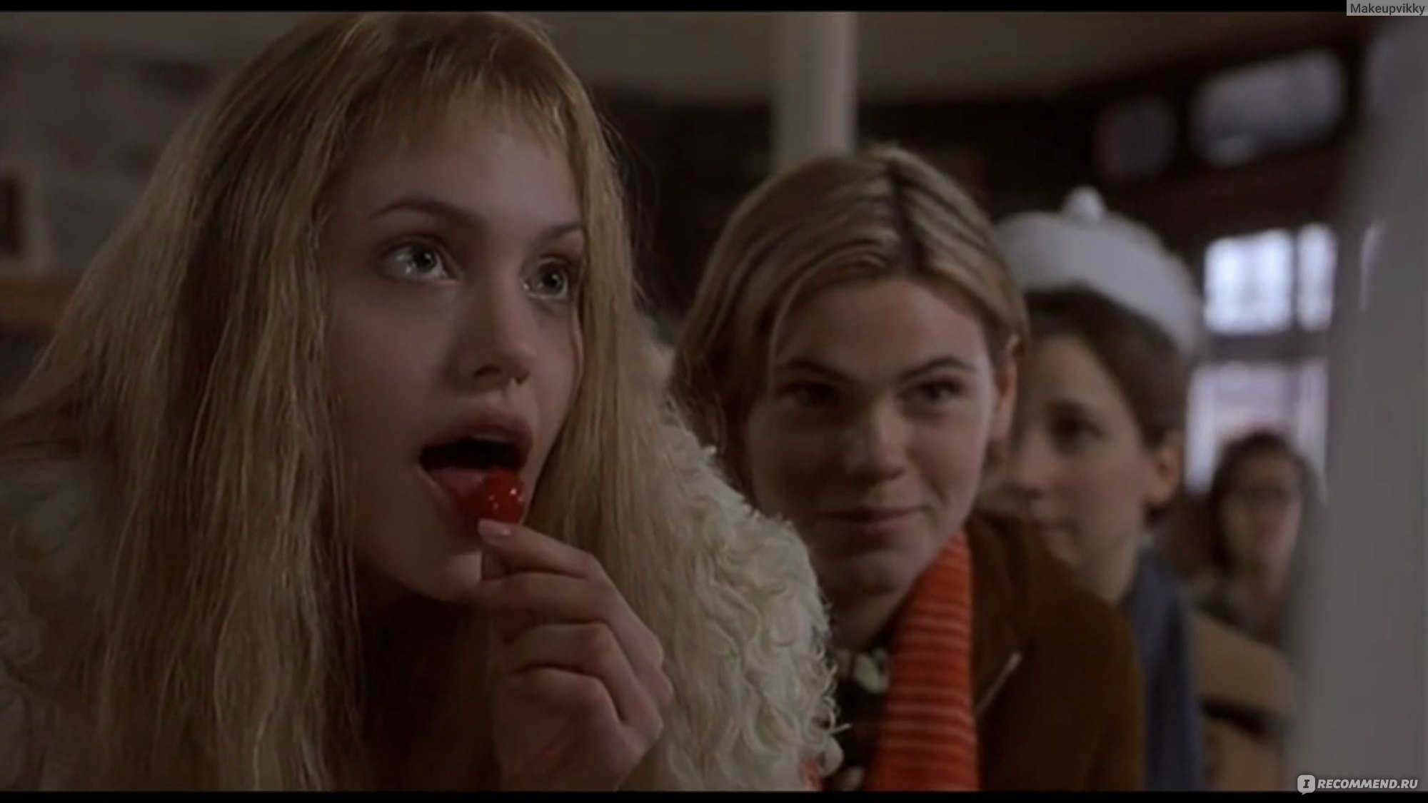 Прерванная Жизнь / Girl, Interrupted (1999, фильм) - «Считаю-лучшая роль  Анджелины Джоли была в этом фильме. Сексуальная психопатка и ее  неуравновешенные подруги. Прерванная Жизнь / Girl, Interrupted (1999,  фильм)» | отзывы