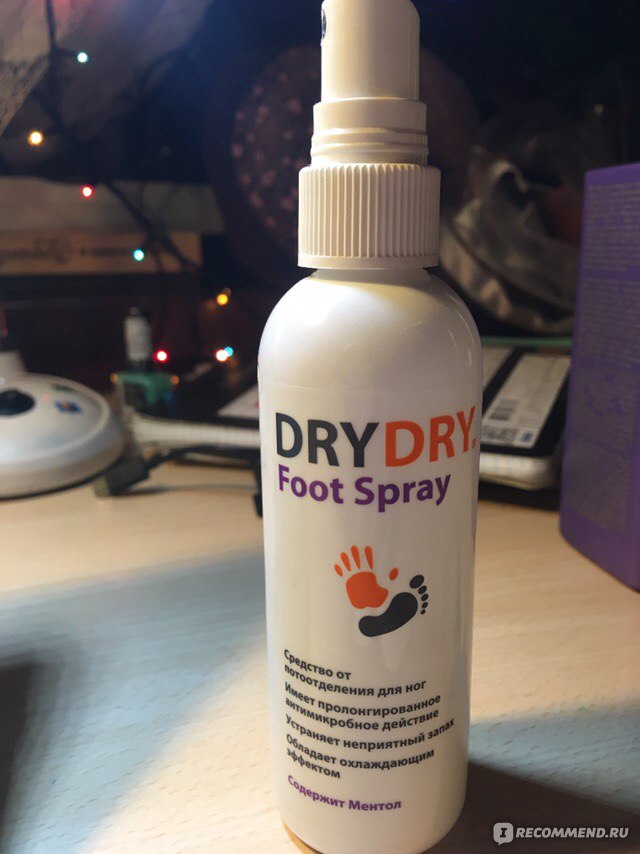 Dry dry foot. Спрей драй драй для ног. Dry Dry дезодорант для ног. DRYDRY средство от потливости спрей. Спрей для ног драй драй от гипергидроза.