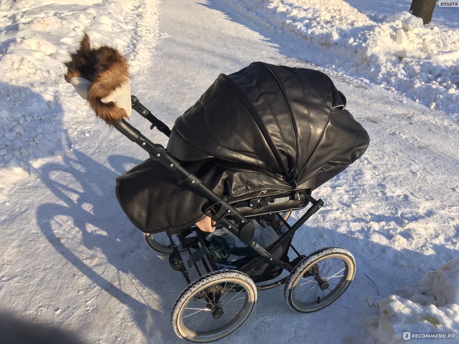 Свежее фото январь 2019, Так капор закрывает ребенка полностью до ножек, благодаря дополнительной секции на молнии.