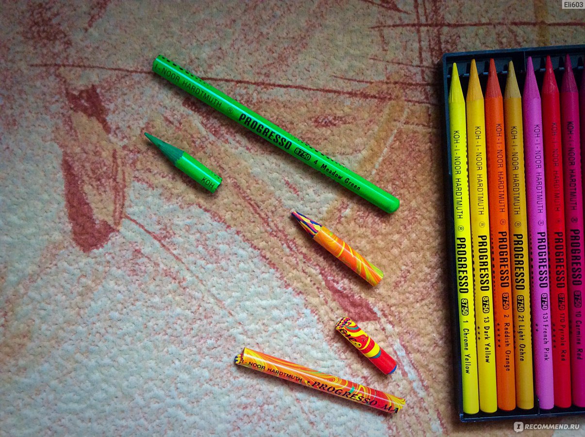 Восковой карандаш зеленого цвета