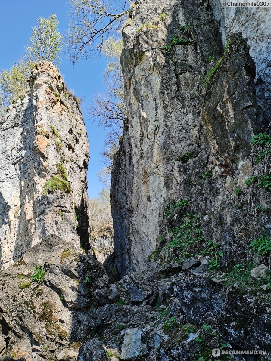 Скальный массив большие скалы