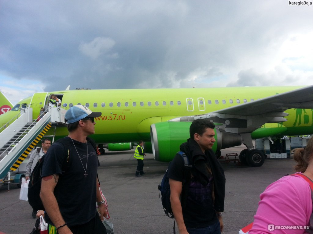 Новосибирск москва лететь. S7 Airlines (ОАО «авиакомпания «Сибирь»). Пилоты s7 Сибирь. Авиабилеты Сибирь s7 официальный. Михаил Кошман авиакомпания Сибирь.