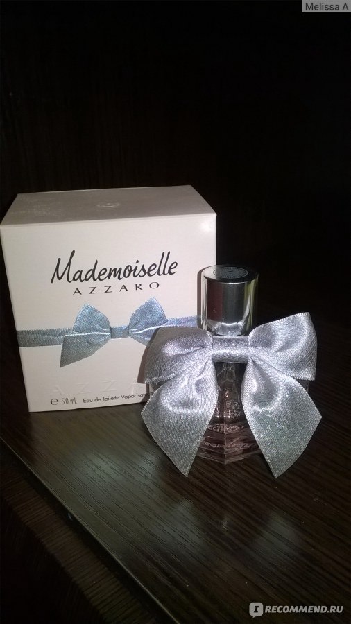 Azzaro mademoiselle отзывы. Мадмуазель духи карандашом. Мадмуазель Аззаро голубой. Мадмуазель Аззаро розовые флаконы. Духи мадмуазель 90-ых.