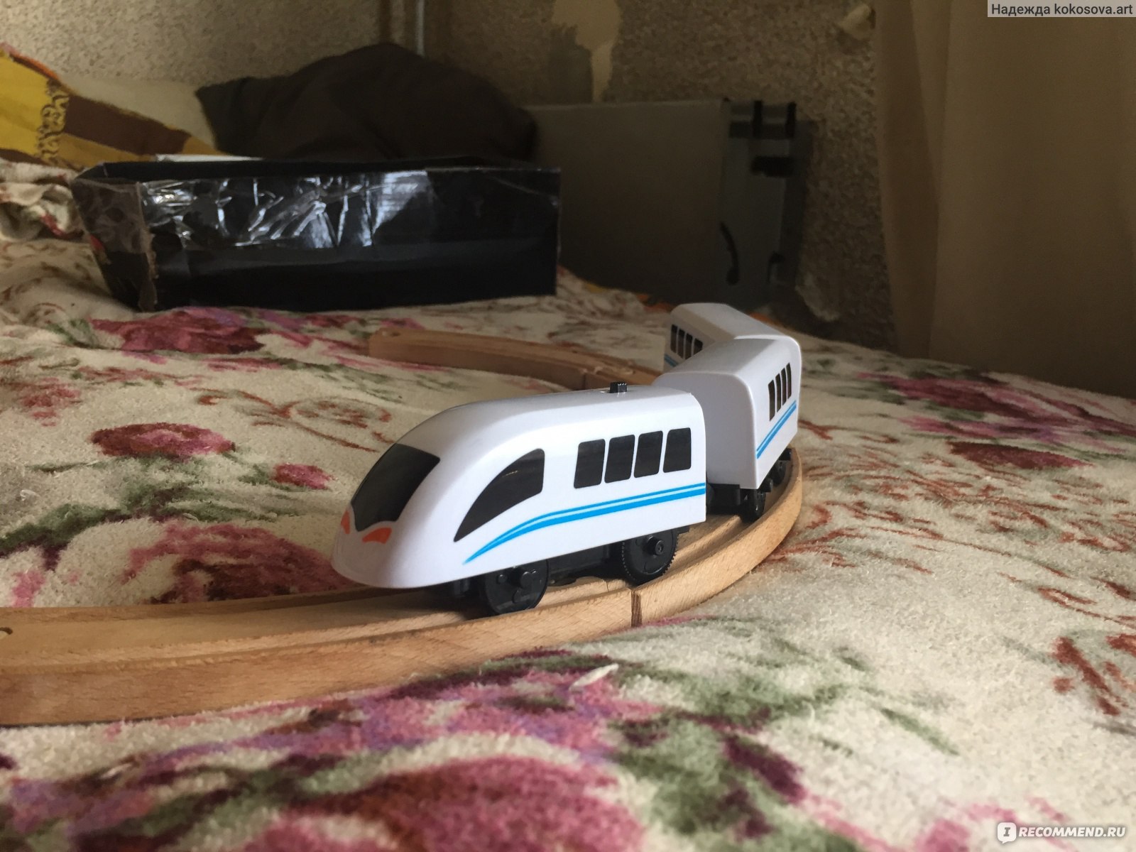 Aliexpress Электрический поезд Children electric train toys Magnetic Slot  injection molding electric railway with two carriages train wooden toy fits  T-hmas wooden Brio tracks - «Отличный поезд для икеевской дороги» | отзывы