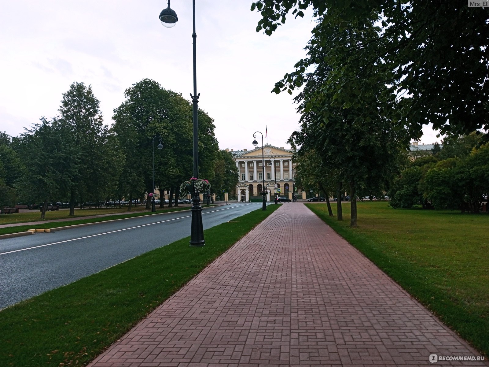 Сад-партер Смольного, Санкт-Петербург - «Институт Благородных девиц, одно  из сердец Колыбели революции, или нынешнее здание Правительства города.  Эстетичный, и совершенно не 