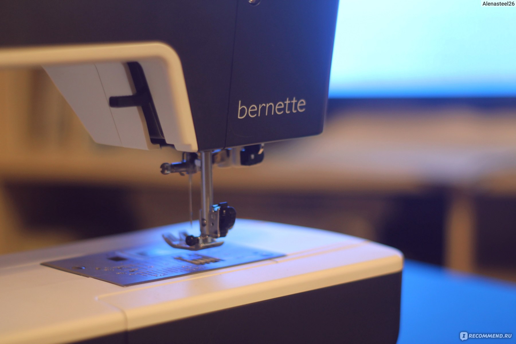 Швейная машина bernette b38 прикладной столик