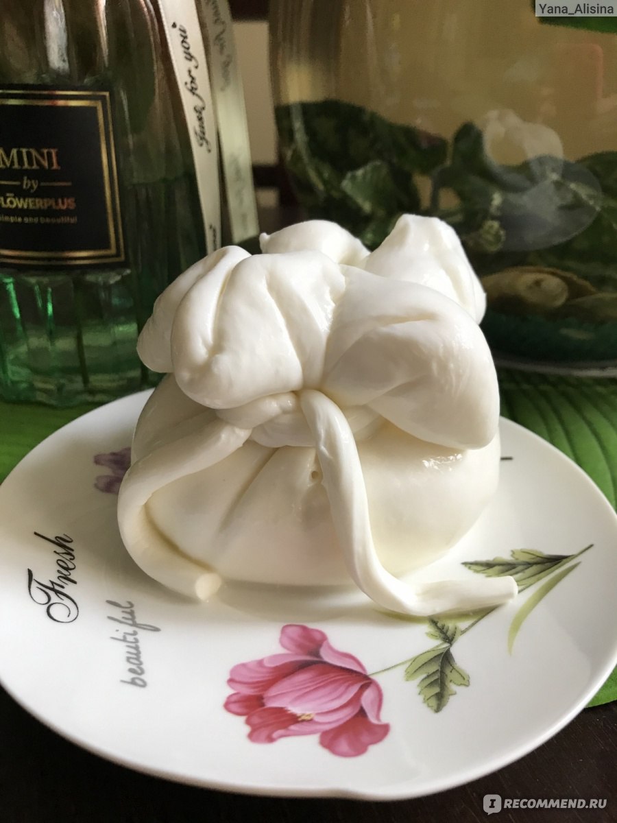 Burrata ул чехова 12. Буррата сыроварня Волжанка. Буррата сыр Волжанка. Сыр буратто сыроварня Волжанка. Сыр страчателла Волжанка.