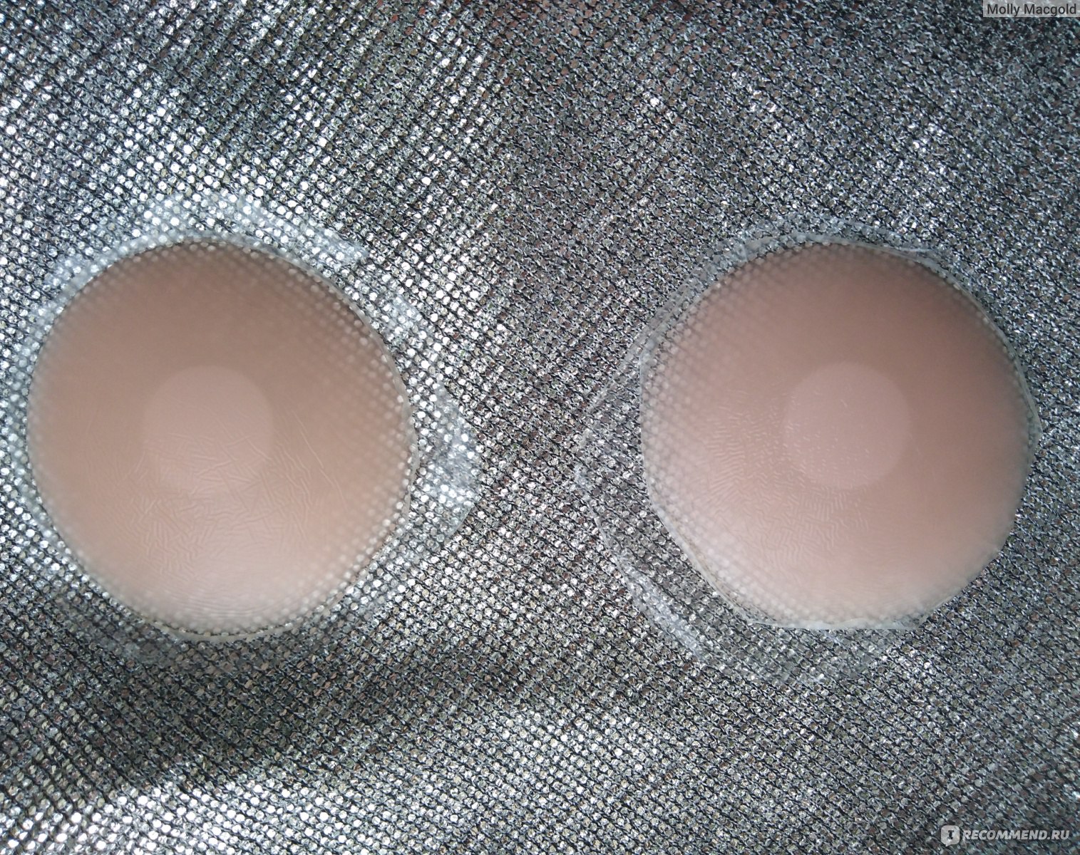 Торчащие соски под одеждой у девушек без лифчика подсмотренное (30 фото)