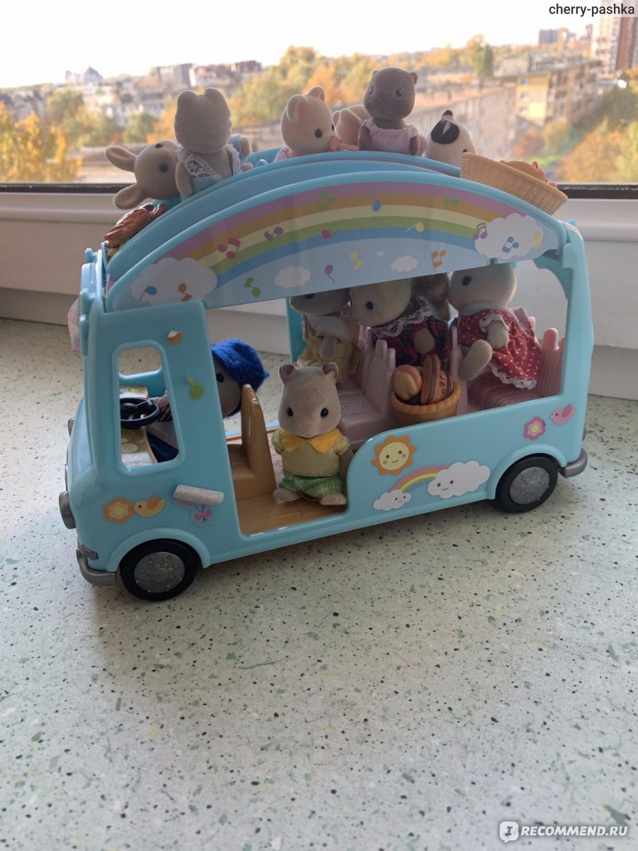 Sylvanian Families Автобус для малышей 5317 - «Накопилось много  сильванчиков? Пора покупать вместительный транспорт! Сколько сильванчиков  может вместить этот автобус? Какие варианты игры, кроме функции транспорта?  И стоит ли покупать такой автобус