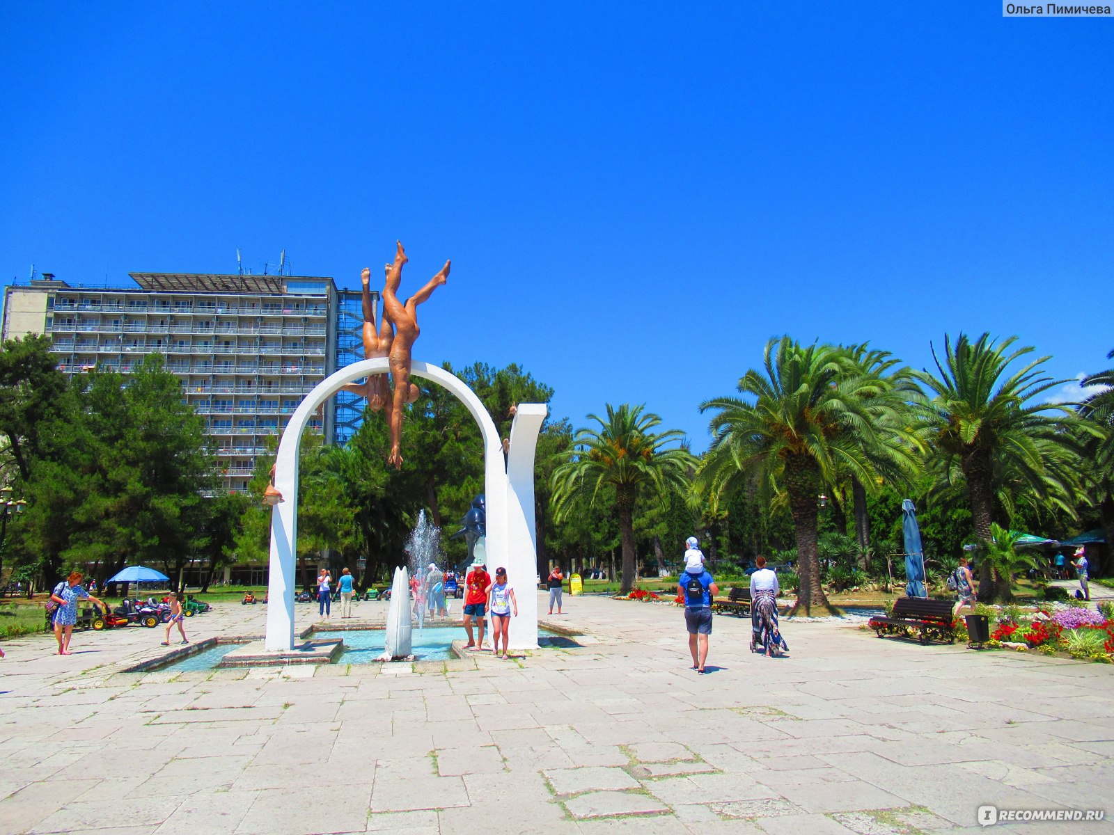 Пляж Пицунда Абхазия статуя