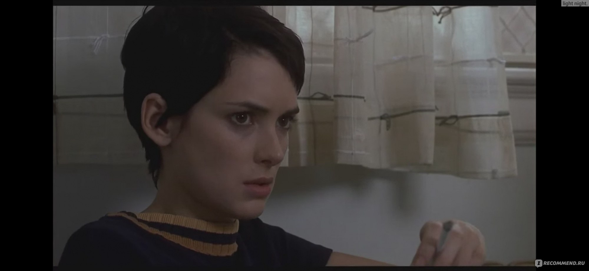 Прерванная Жизнь / Girl, Interrupted (1999, фильм) - «Оскароносная роль  психопатки у Анджелины Джоли, образ суицидальной писательницы со 