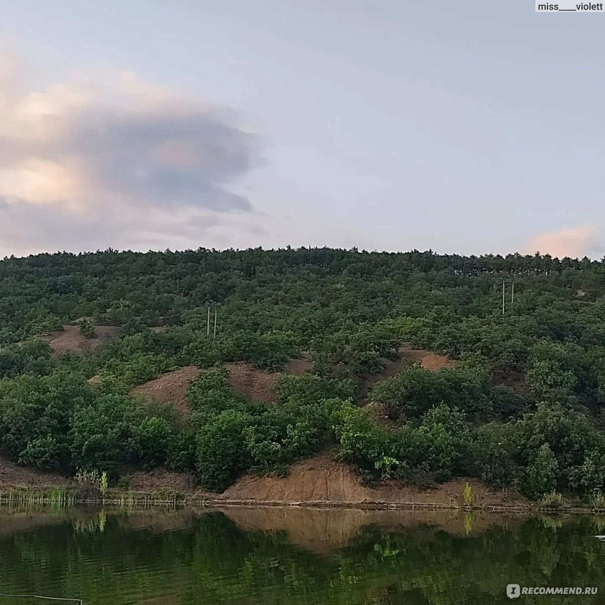 Озеро в посёлке Лесное, Алуштинский район, Республика Крым - «Секретное  место в Крыму с озером и сосновым лесом. Расскажу, как добраться и о своих  впечатлениях» | отзывы