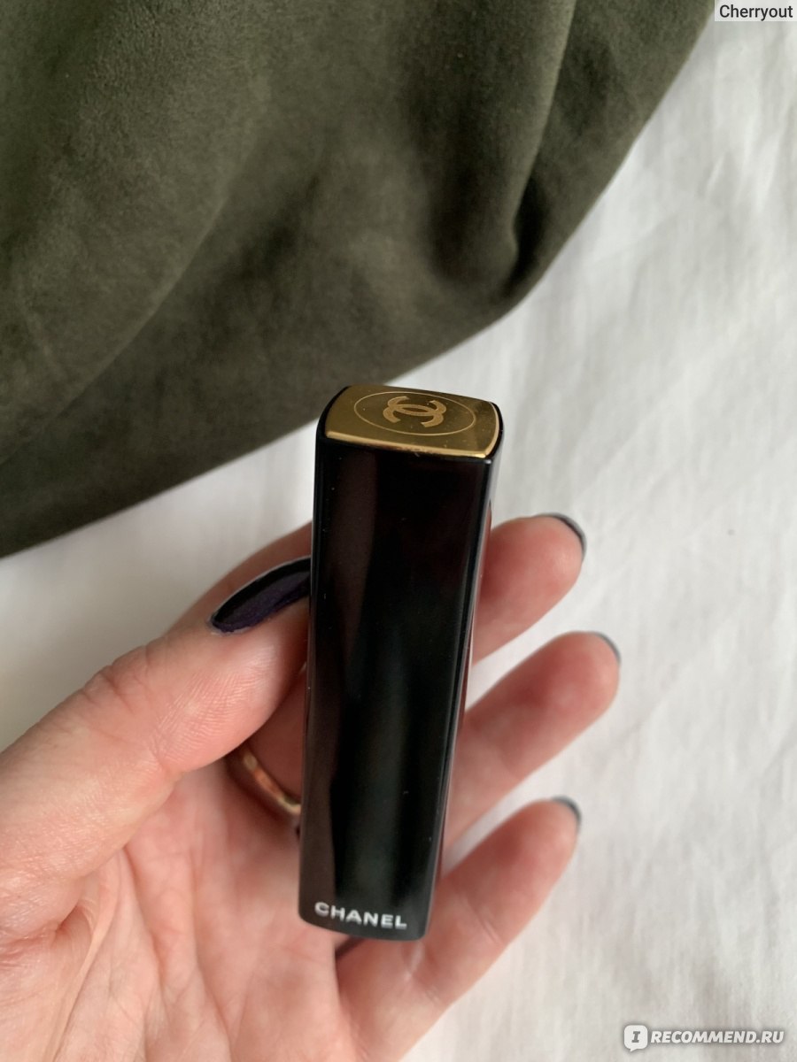 Губная помада Chanel ROUGE ALLURE VELVET - «Моя первая помада Chanel.  Покупала с большой скидкой в чёрную пятницу, теперь готова купить и по  полной цене.» | отзывы