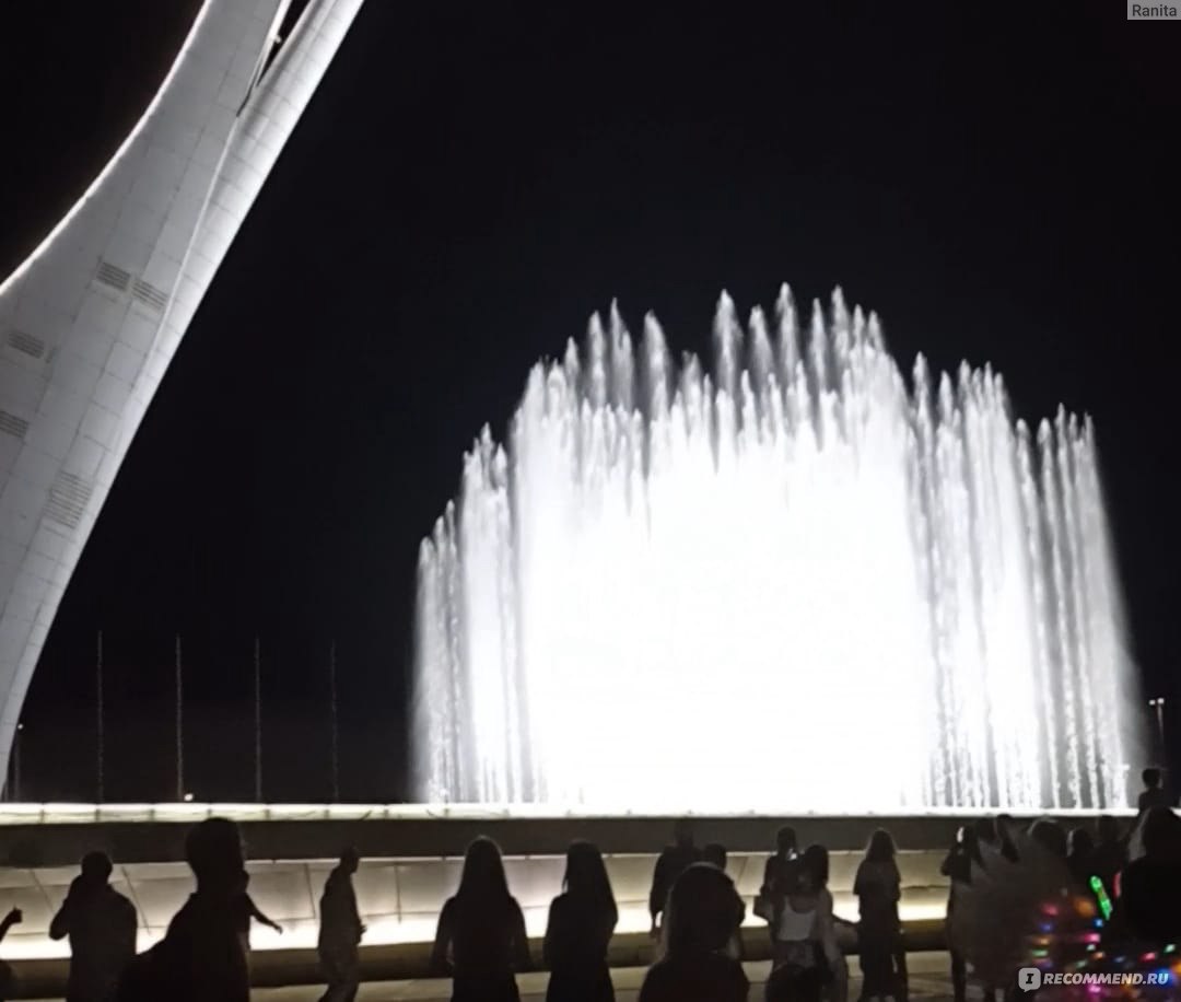 Олимпийский парк работа поющих фонтанов. Шоу фонтанов в Олимпийском парке. Шоу фонтанов 2023 в Олимпийском парке. Поющие фонтаны Санкт-Петербург Олимпийский парк 2023. Олимпийский парк фонтан факел.