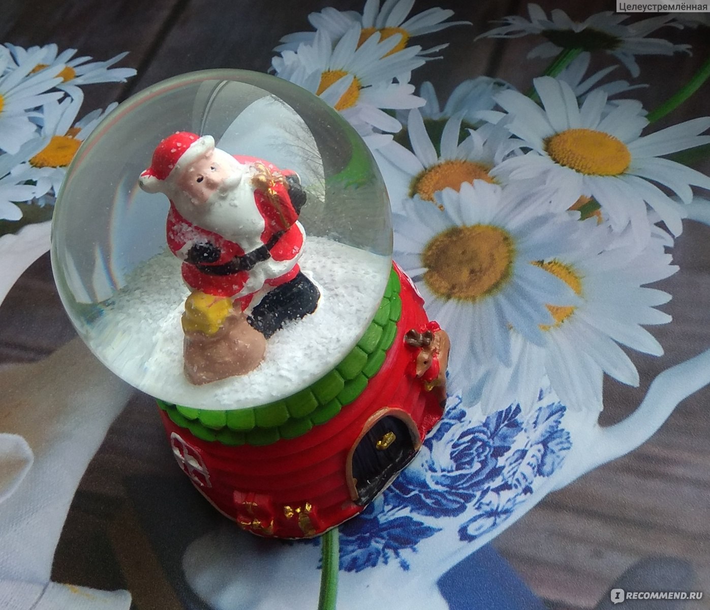 Сувенир снежный шар с блестками Москва 4,5 см