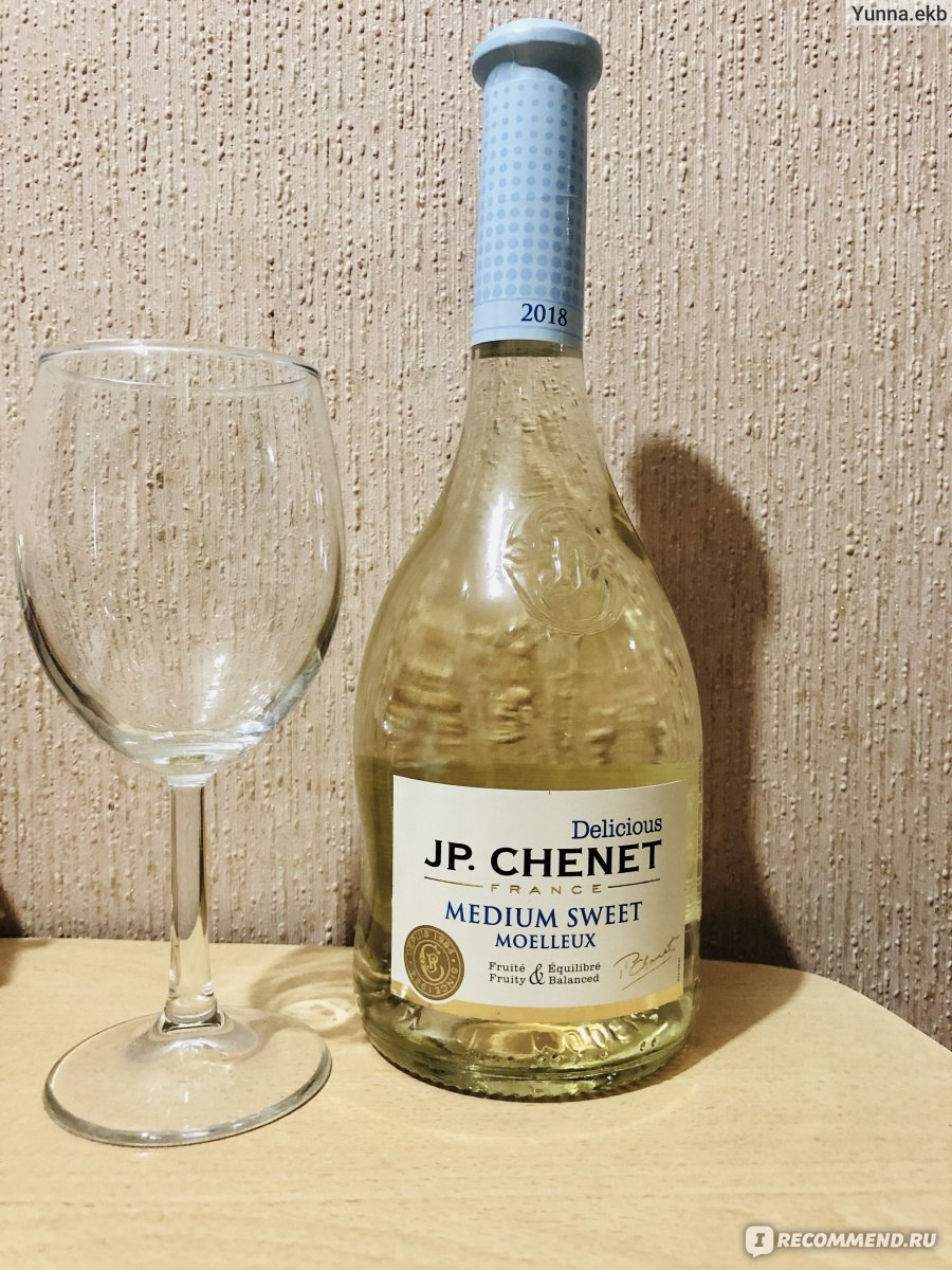 J p chenet blanc. Вино Жан Поль Шене белое полусладкое. Вино j p CHENET белое полусладкое. Вино jp CHENET Medium Sweet белое. Вино белое полусладкое j.p. CHENET Medium.