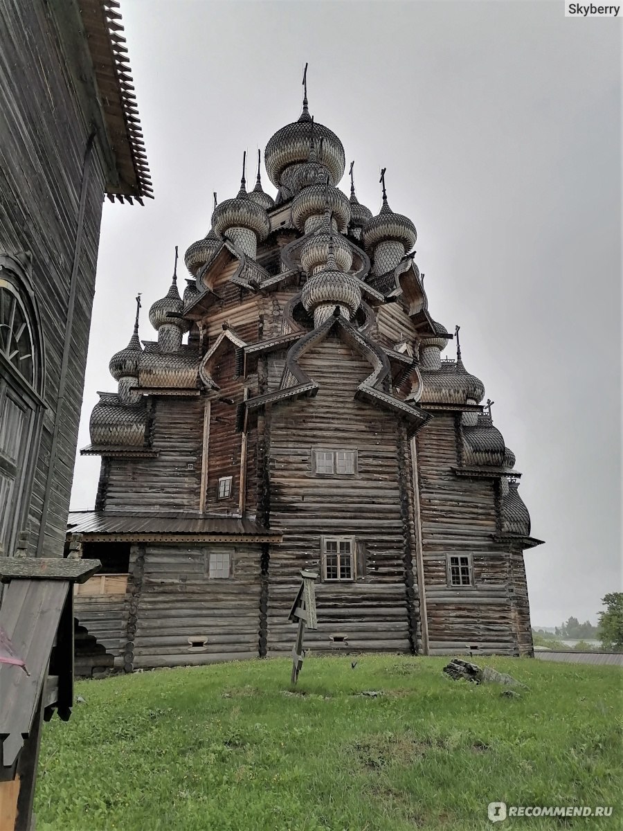 Музей-заповедник «Кижи», Республика Карелия - «Дождь, холод, насквозь  мокрая одежа не смогли меня остановить от поездки и 4-х часов на острове  Кижи. Это действительно чудо, которое можно и нужно увидеть своими глазами»  |